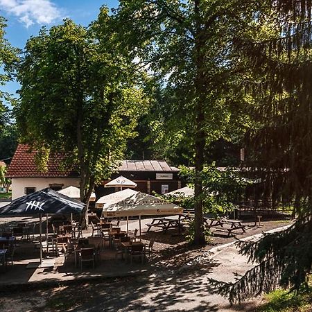 Hotel Rekreacni Areal Prihrazy Zdar  Esterno foto