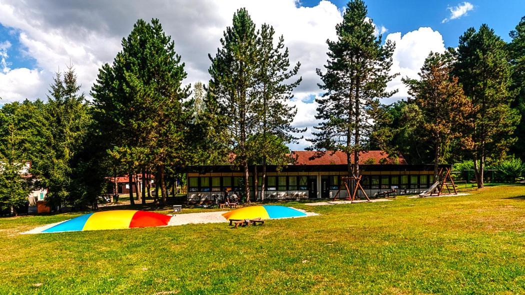 Hotel Rekreacni Areal Prihrazy Zdar  Esterno foto